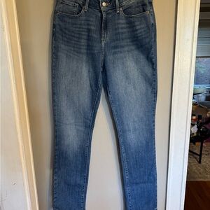 Levi’s Classic Blue Mid-Rise Straight Women's Jeans